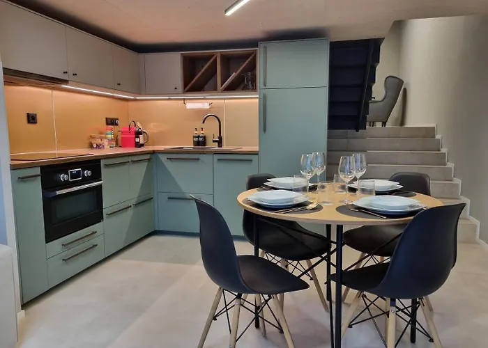 דירה Beautiful Duplex 20 Min From Center