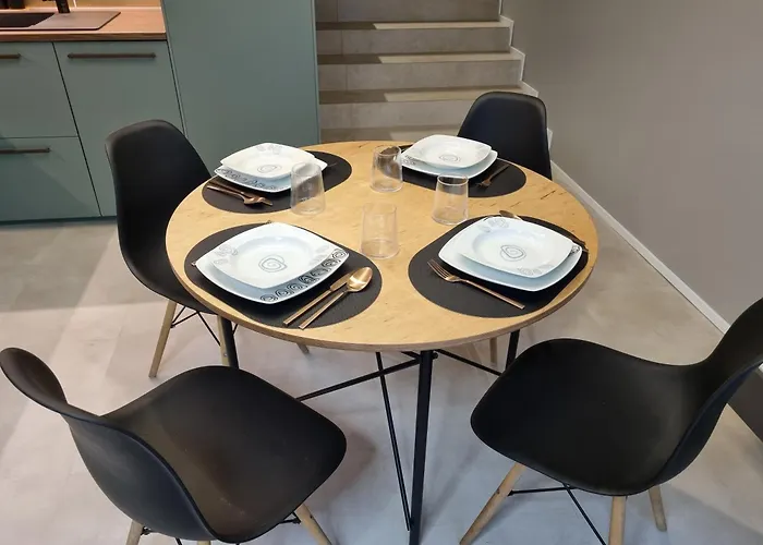 Beautiful Duplex 20 Min From Center דירה פראג