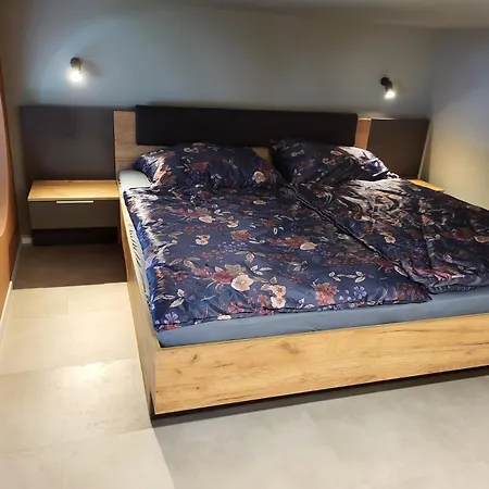 公寓 Beautiful Duplex 20 Min From Center 布拉格