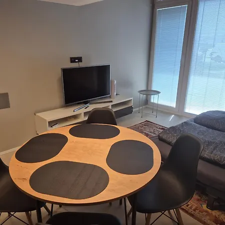Beautiful Duplex 20 Min From Center * 布拉格