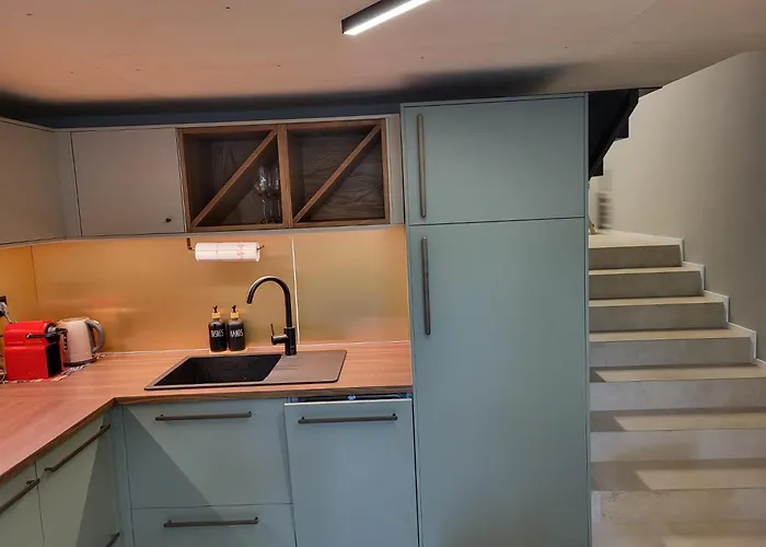 Beautiful Duplex 20 Min From Center