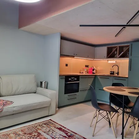 Beautiful Duplex 20 Min From Center * Prag